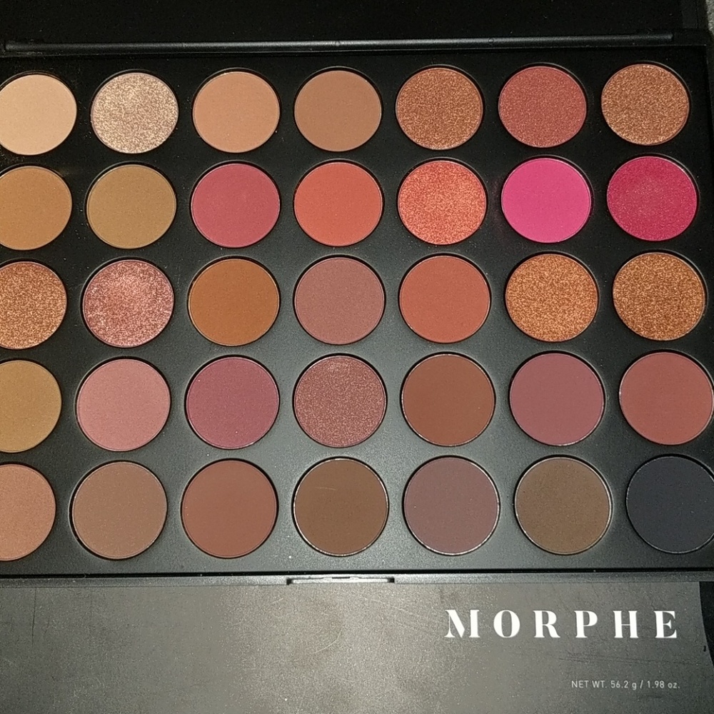 BNIB - 3502 MORPHE PALETTE